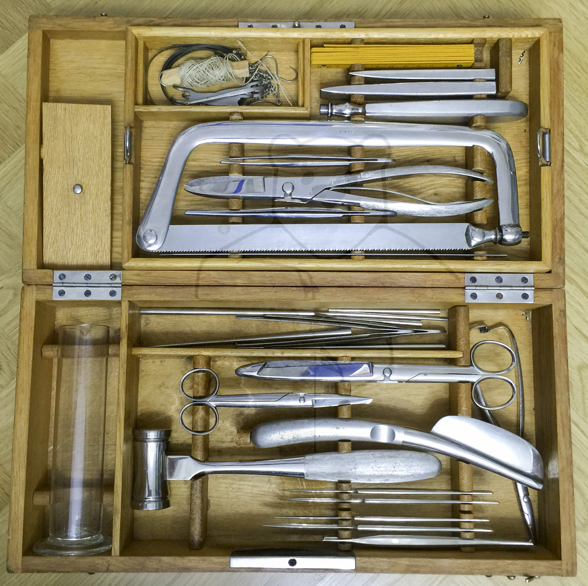 Instrumentenbox zur Amputation, ca. 1910'er Jahre, beide Lagen